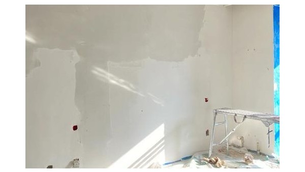 冬天氣溫下降，施工關(guān)心的問題：冬季刮膩子一般多久可以干?易高好膩子告訴您