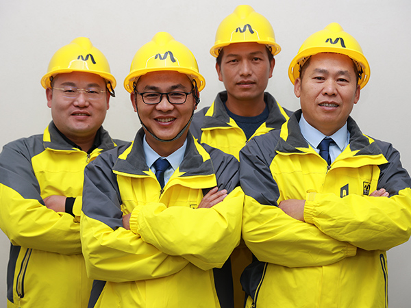 團(tuán)隊(duì)合影-易高