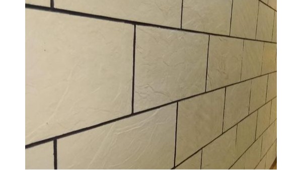 柔性巖板瓷磚膠施工使用錯誤，也會導(dǎo)致瓷磚的脫落和空鼓。