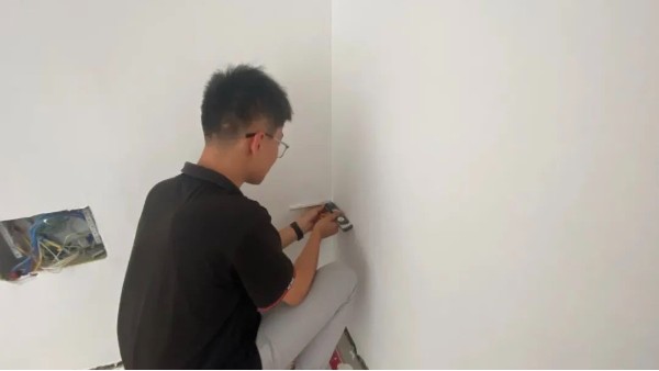 外墻膩?zhàn)臃酆蛢?nèi)墻膩?zhàn)臃劭梢曰旌鲜褂脝?？易高好膩?zhàn)痈嬖V您